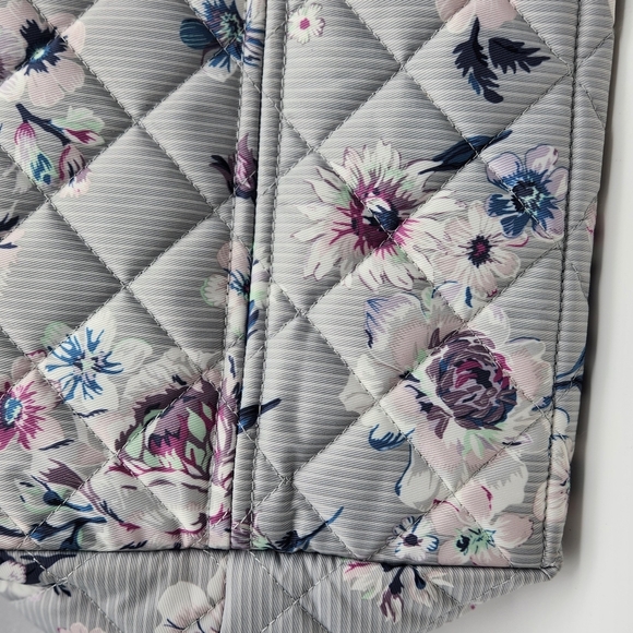 Vera Bradley Zinnias Quilted XTRA Large Tote/Bag 24"x15" Inner Zipper Pocket - Picture 5 of 15